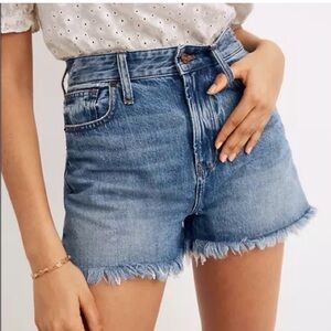 Madewell perfect denim shorts size 26